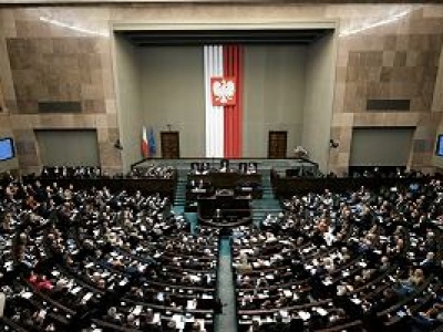 Sejm uderza podatkiem. Ceny e-papierosów pójdą w górę. Kluczowa zmiana dotycząca nadpłaty podatku