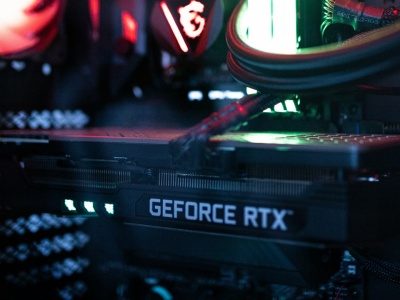 Na RTX 5060 i 5070 możemy jeszcze poczekać; NVIDIA zmaga się z problemami, które mogą opóźnić premierę