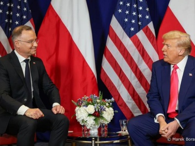 Prezydent Trump potwierdził bliski sojusz z Polską i dosłanie wojsk USA. Nazwał Dudę 