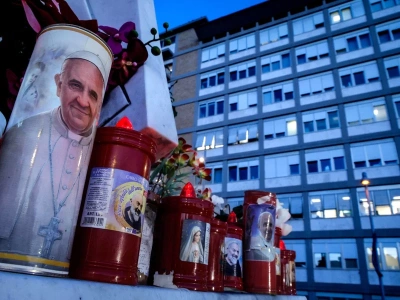 Papież zmaga się z poważną chorobą. Franciszek przerwał milczenie