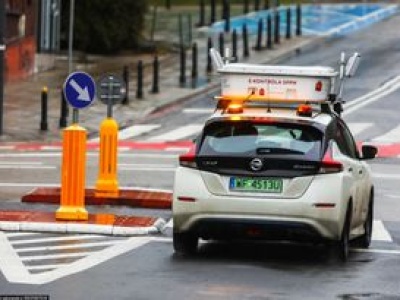 Warszawa zarobiła fortunę. Samochód z kamerą skanuje tablice