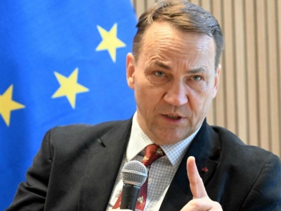 Radosław Sikorski pokazał nową ustawę. Dobre wieści dla osób LGBT i ateistów