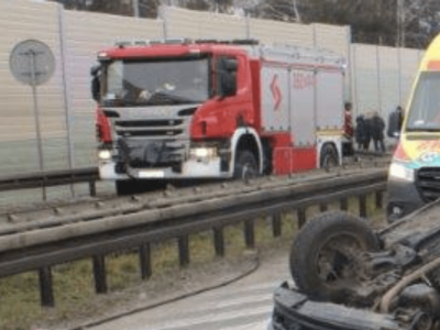 Dachowanie na autostradzie A4. Utrudnienia na Węźle Jarosław Zachód