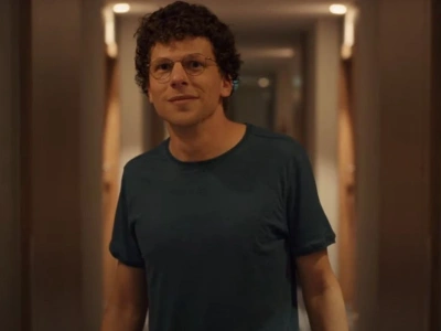 Jesse Eisenberg przeczytał o ćwiczeniach wojskowych w Polsce. Tusk: 