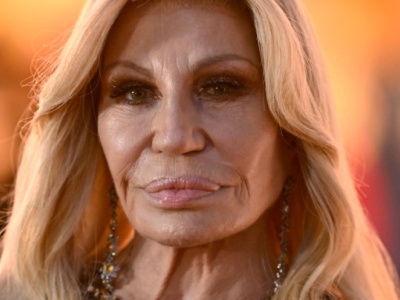 Donatella Versace nie odeszła dobrowolnie? Miała zostać zmuszona do odejścia z rodzinnej firmy