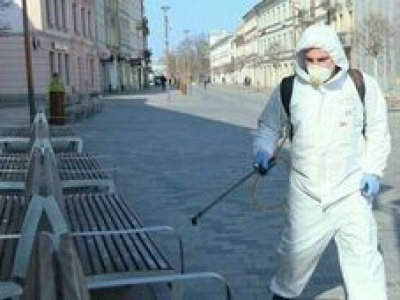 Pandemia koronawirusa: maseczki, kwarantanna i zakaz wstępu do lasu