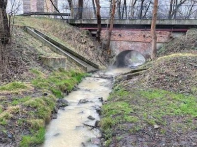 Gorąca woda w rzece. Służby zostały postawione na nogi