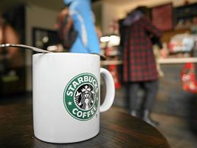 Pozwał Starbucksa za gorącą herbatę. Wypłacą mu gigantyczne odszkodowanie