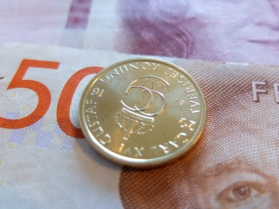 Zeznanie podatkowe w Szwecji 2024: Sprawdź dane, odliczenia (dojazdy, akcje, dom) i terminy!