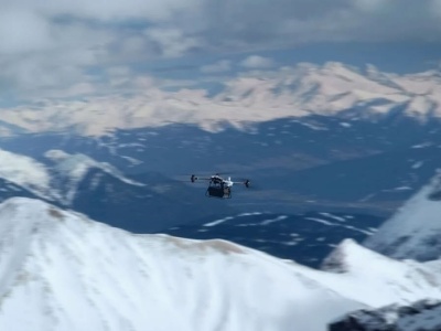 Drony lecą na Everest! Dostawy sprzętu jeszcze w tym roku?