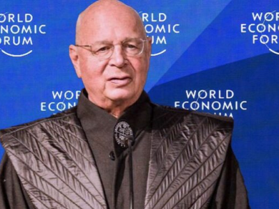 Klaus Schwab nagle rezygnuje z WEF w dniu śmierci papieża Franciszka