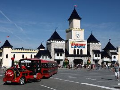 Darmowe bilety i duże zniżki. Te parki rozrywki przygotowały wyjątkowe promocje