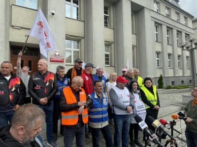 Związkowcy: Zanim rząd przygotuje strategię, hutnictwo zdąży upaść