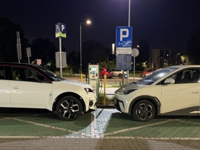 Samochody elektryczne w kwietniu w Polsce z udziałem wynoszącym 5,4 procent. Poziom Litwy, tuż pod Grecją, świetnie! [IBRM Samar]