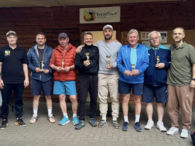 Zacięta walka podczas tenisowej rywalizacji deblowej [FOTO]