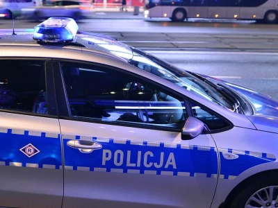 Mężczyzna z dwoma nożami w pobliżu uniwersytetu. Niebezpieczny incydent w Katowicach