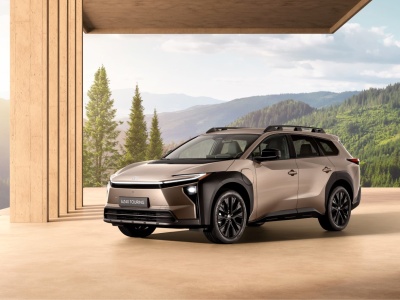 Toyota bZ4X przybywa w praktyczniejszej odsłonie