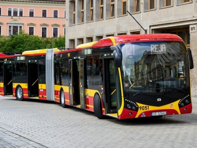 Nowe autobusy na ulicach Wrocławia i aglomeracji. To także ich debiut w Polsce.