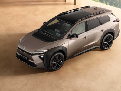 Oto zupełnie nowa Toyota dla rodzin. Ma do 380 KM i wielki bagażnik
