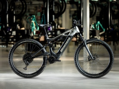 Rowerowa rewolucja czy prestiżowy eksperyment? Bianchi E-Vertic FX otwiera nowy rozdział w historii legendy