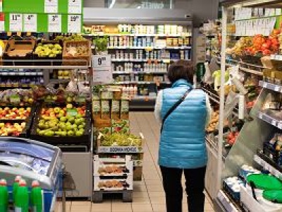 Zamknęli drogerię i 59 sklepów znanych sieci. Wkrótce znikną kolejne