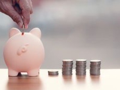 Lokaty terminowe vs konta oszczędnościowe – które rozwiązanie wybrać?