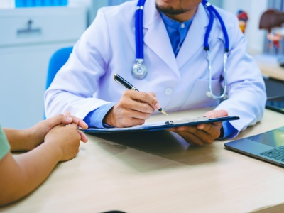 Dziś już lekarze nie wychodzą z wykładów o lekach biologicznych. 