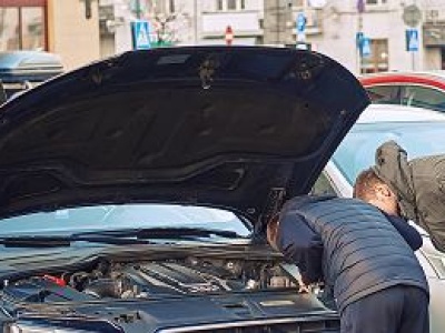 Jak poznać, że samochód miał wypadek? W trzech przypadkach trzeba zachować czujność