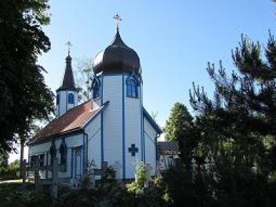 Niby zwykła wieś na Mazurach, a kryje wielką historię. Ma jezioro, klasztor i wiekowe domy