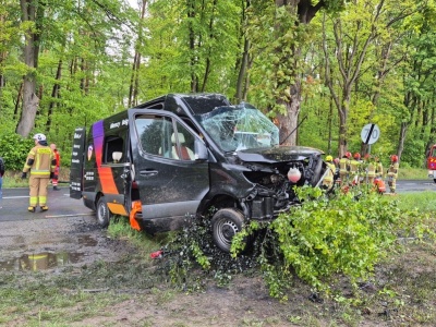 Groźny wypadek busa w powiecie radomszczańskim. Lądował śmigłowiec LPR