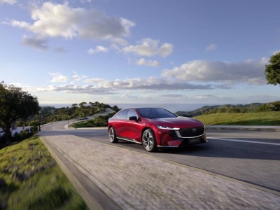 Mazda zawiera nowy sojusz. To największy producent baterii