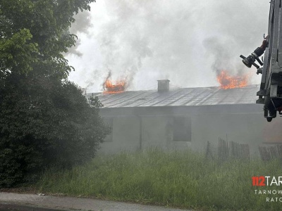 Tarnów. Płoną baraki przy ul. Krzyskiej