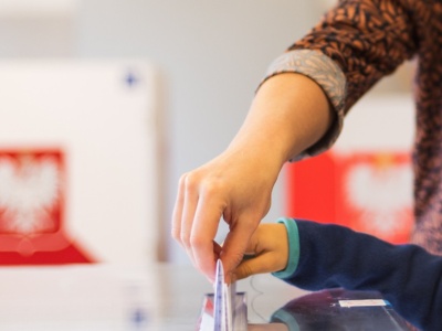 Tam już trwa głosowanie w polskich wyborach. W spisach tysiące ludzi