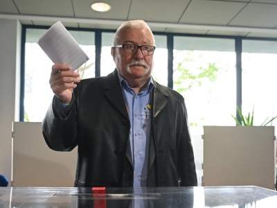 Wałęsa wzywa do urn: 