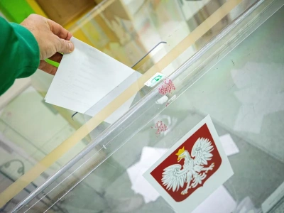 Tragedia w lokalu wyborczym. Zmarła starsza kobieta