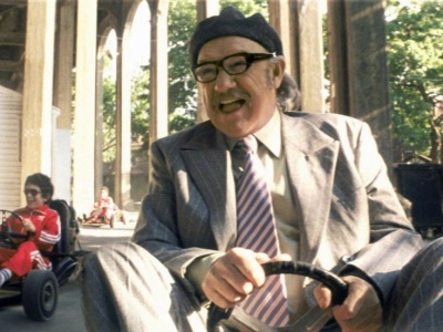 Ostatnia wielka rola Gene'a Hackmana. Narzekał, że za mało mu za nią zapłacili