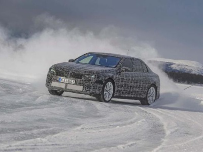 BMW szykuje całą gamę nowoczesnych elektryków. Ale spokojnie, na samym prądzie nie pojedzie