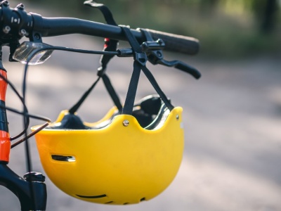 Bezpieczne i stylowe. Jaki nowoczesny kask rowerowy wybrać?