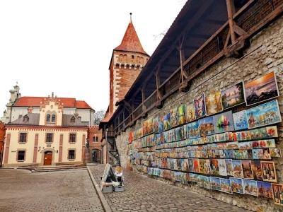 Turyści rezygnują z hoteli, ale wydają więcej niż wcześniej