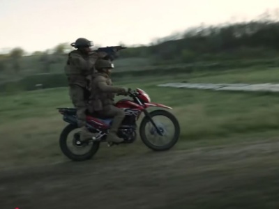 “Nowoczesna kawaleria”. Ukraińska armia szkoli pierwszą motocyklową kompanię szturmową