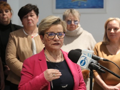 Krystyna Ptok o zarobkach medyków: należy pilnie wprowadzić maksymalny poziom