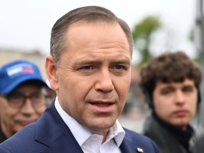 Nawrocki zaskoczył nocnym wpisem. Wspomniał o „ruskiej wódzie”