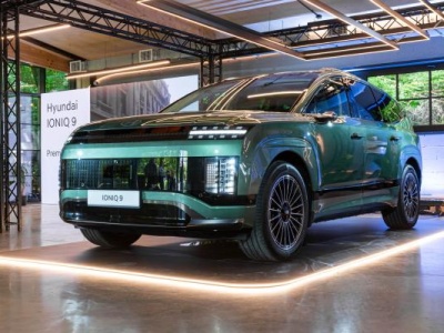 Największy SUV Hyundaia debiutuje w Polsce. Ma ponad 5 metrów długości i obracane fotele