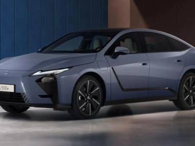 Lexus ES 2025 wymiarami zbliża się do Klasy S, ma dwa rodzaje napędu i odważny design