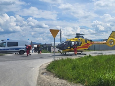 Potrącenie rowerzysty na obwodnicy zachodniej Nowego Sącza. Przyleciał helikopter LPR [ZDJĘCIA]