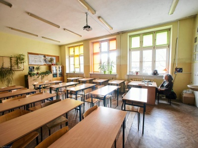 Nauczycielka pokazała, jak wyglądały godziny czarnkowe w praktyce. 