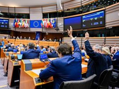 UE wreszcie postawi barierę dla nawozów z Rosji i Białorusi. Wyższe cła także na mąkę, cukier, ocet