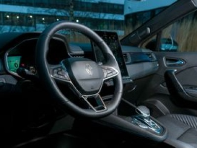Test: miesiąc z hybrydowym Renault Symbioz E‑Tech — zaglądamy do wnętrza