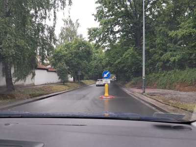 Niespodziewane zwężenie. „Jeszcze wczoraj tego nie było”. Kierowcy zaskoczeni
