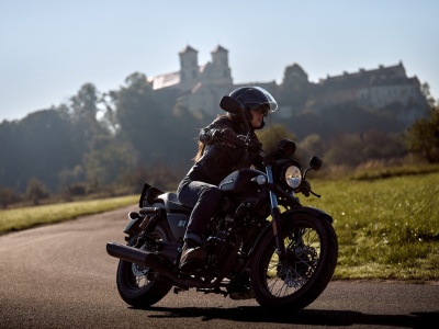 Junak M12 Vintage 125. Moda na klasyka